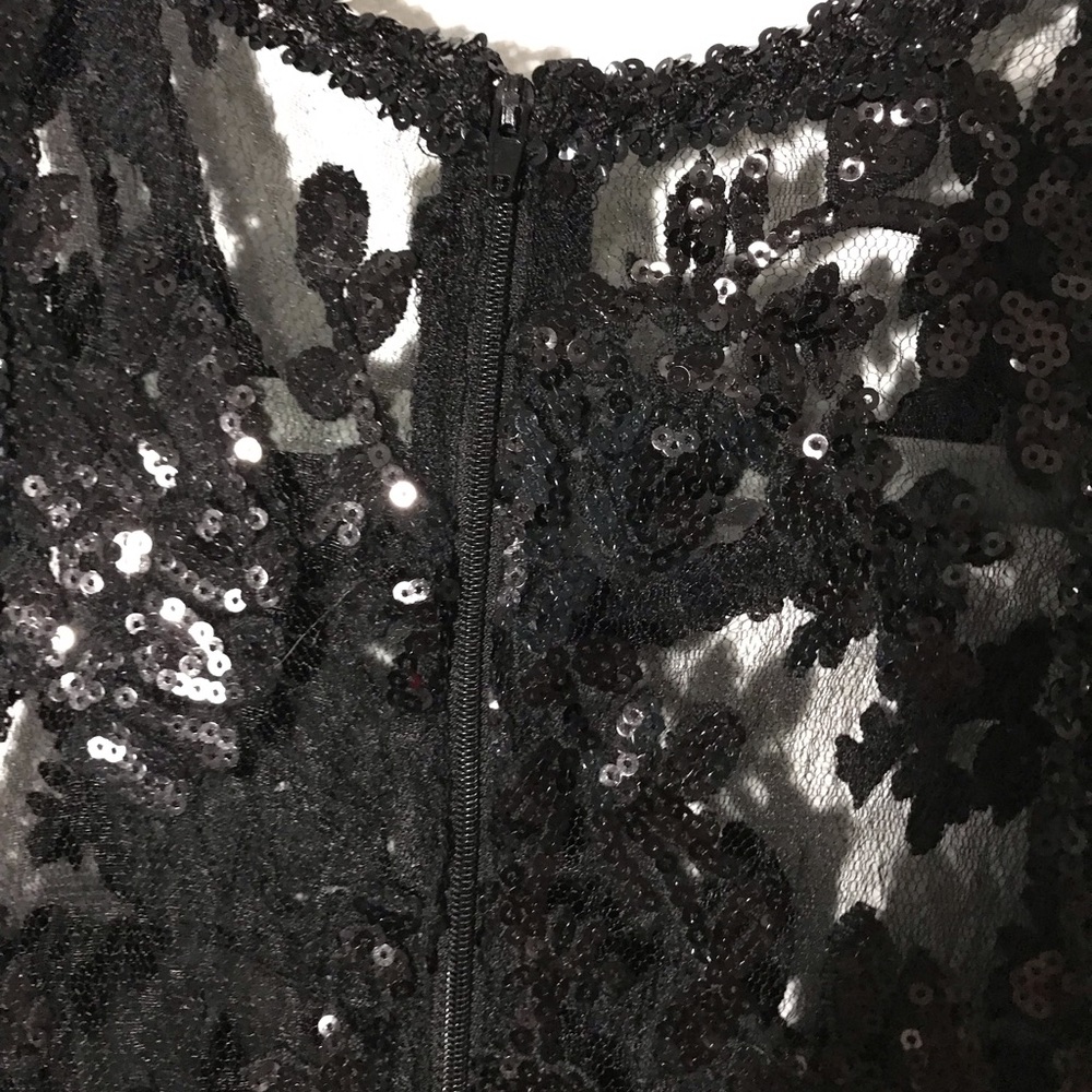 Dress - Picture 5 of 7